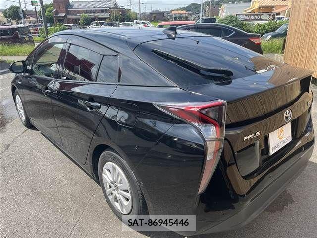 Toyota PRIUS 2016-10 8881612-18