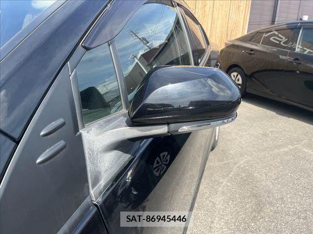 Toyota PRIUS 2016-10 8881612-24