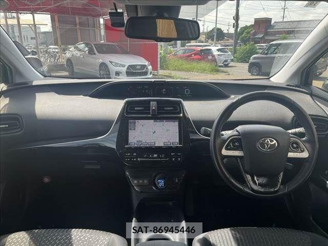 Toyota PRIUS 2016-10 8881612-2