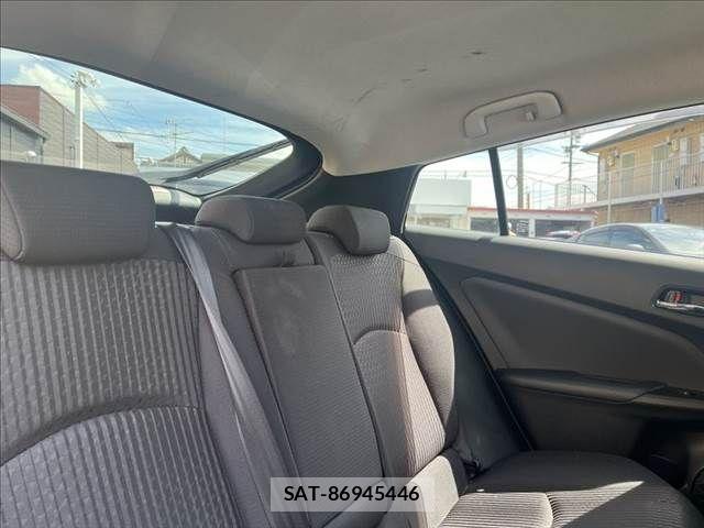 Toyota PRIUS 2016-10 8881612-7