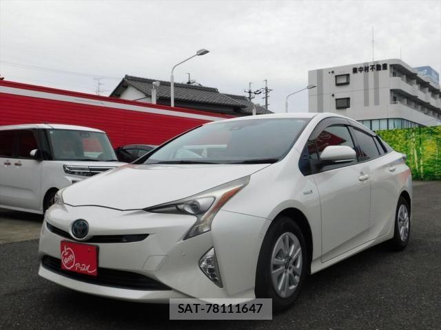 Toyota PRIUS 2017-10 8881639-9