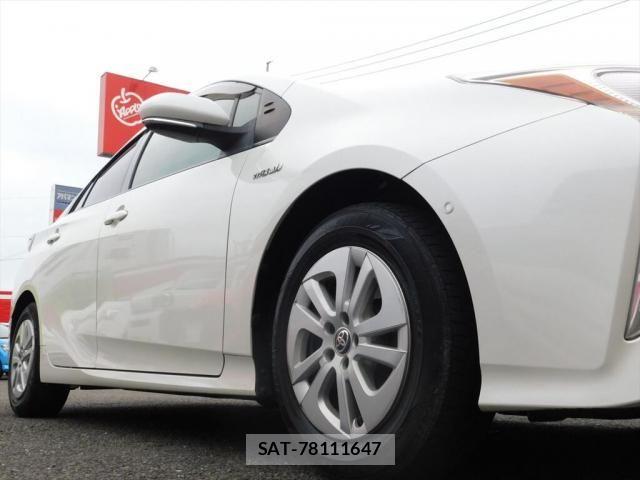 Toyota PRIUS 2017-10 8881639-15