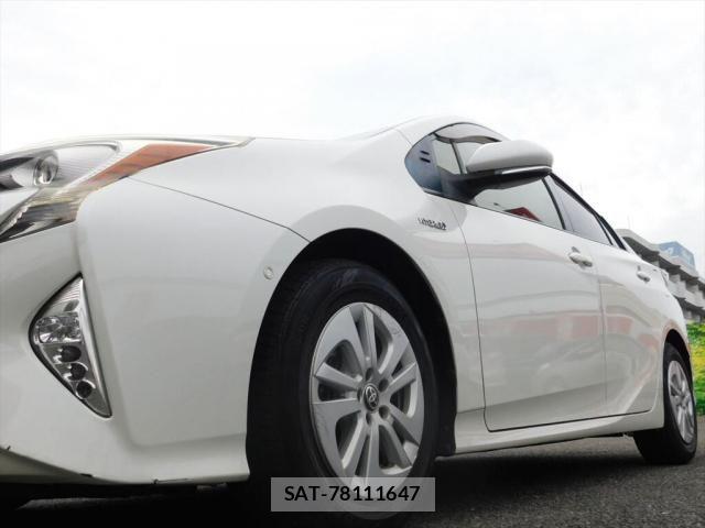 Toyota PRIUS 2017-10 8881639-17