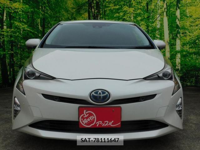 Toyota PRIUS 2017-10 8881639-1