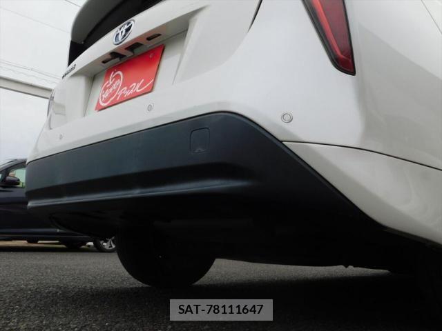 Toyota PRIUS 2017-10 8881639-21