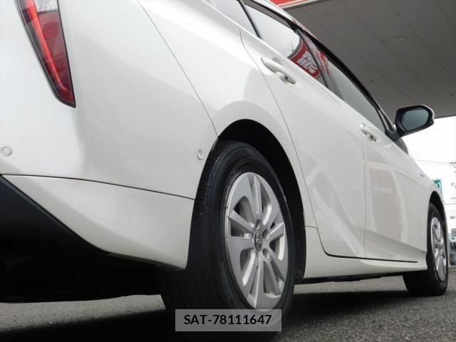 Toyota PRIUS 2017-10 8881639-22