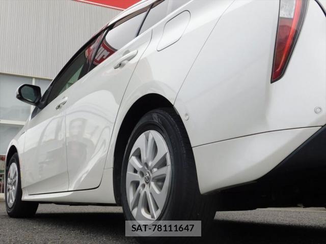 Toyota PRIUS 2017-10 8881639-23