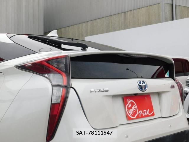 Toyota PRIUS 2017-10 8881639-25