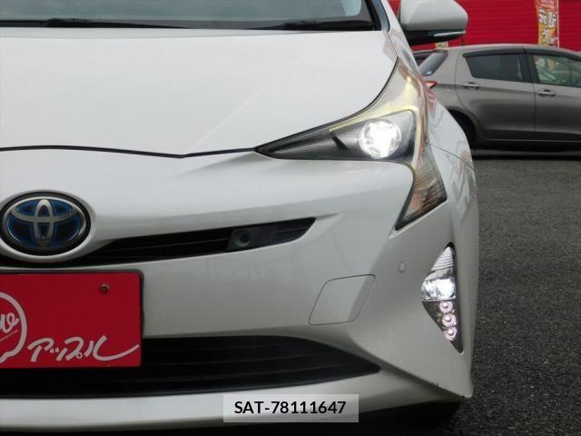 Toyota PRIUS 2017-10 8881639-27