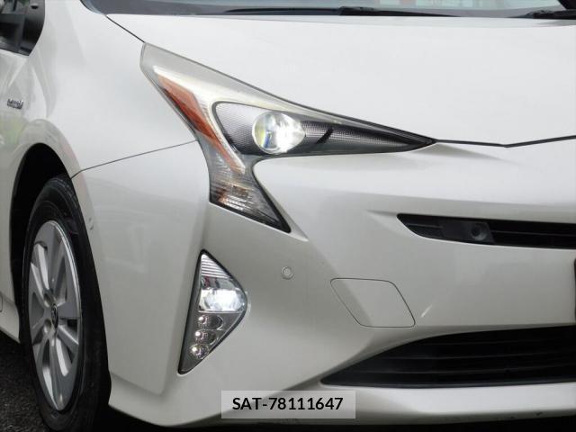 Toyota PRIUS 2017-10 8881639-28