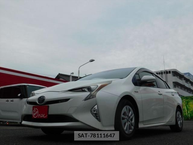 Toyota PRIUS 2017-10 8881639-7