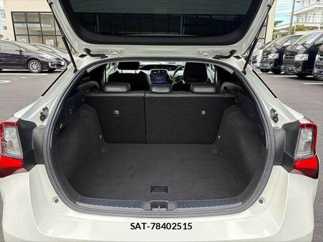 Toyota PRIUS 2019-12 8881609-11