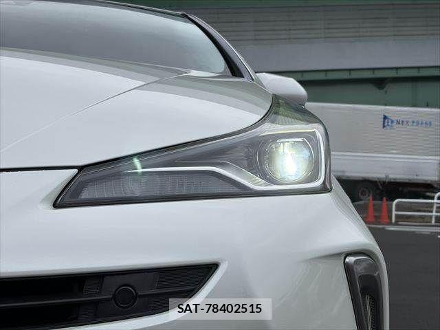 Toyota PRIUS 2019-12 8881609-13