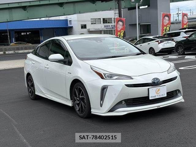 Toyota PRIUS 2019-12 8881609-17