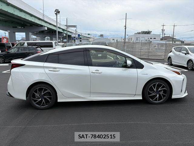 Toyota PRIUS 2019-12 8881609-18