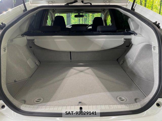 Toyota PRIUS 2015-09 8881646-10