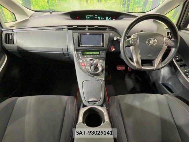 Toyota PRIUS 2015-09 8881646-1