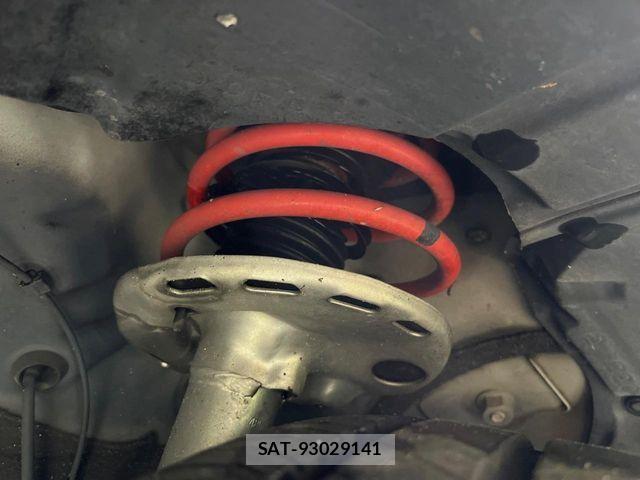 Toyota PRIUS 2015-09 8881646-19
