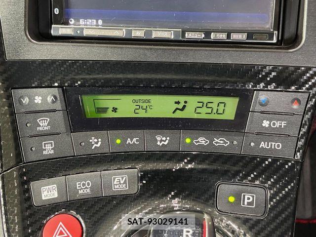 Toyota PRIUS 2015-09 8881646-5