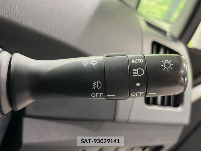 Toyota PRIUS 2015-09 8881646-7