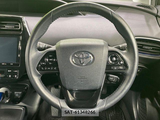 Toyota PRIUS 2019-05 8881610-10