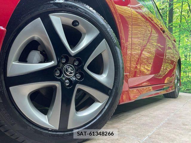Toyota PRIUS 2019-05 8881610-12