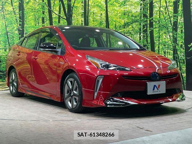 Toyota PRIUS 2019-05 8881610-15