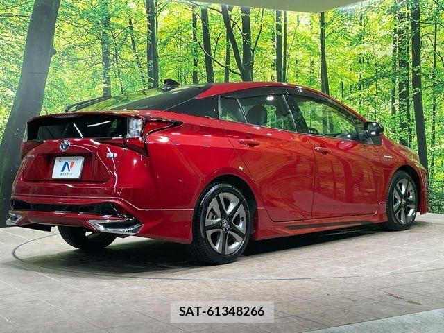 Toyota PRIUS 2019-05 8881610-16