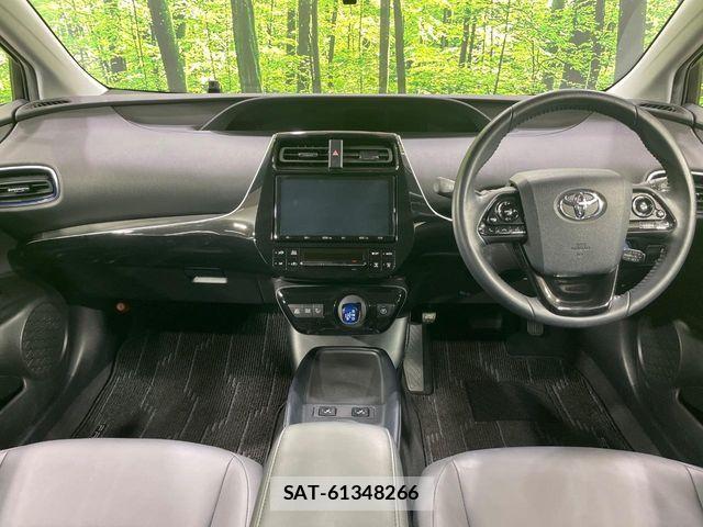 Toyota PRIUS 2019-05 8881610-1