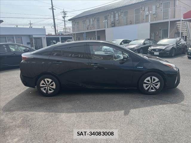 Toyota PRIUS 2016-07 8881633-15