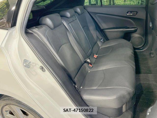 Toyota PRIUS 2019-08 8881613-9