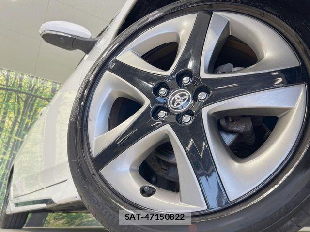 Toyota PRIUS 2019-08 8881613-12