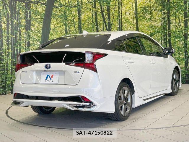 Toyota PRIUS 2019-08 8881613-16