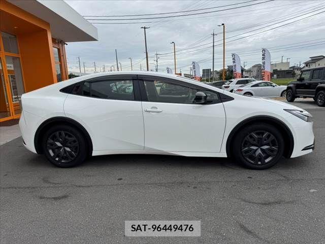 Toyota PRIUS 2025-07 8881596-10