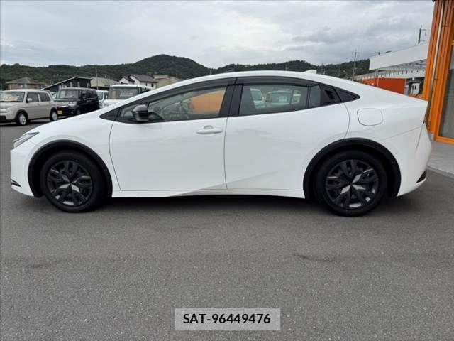 Toyota PRIUS 2025-07 8881596-11