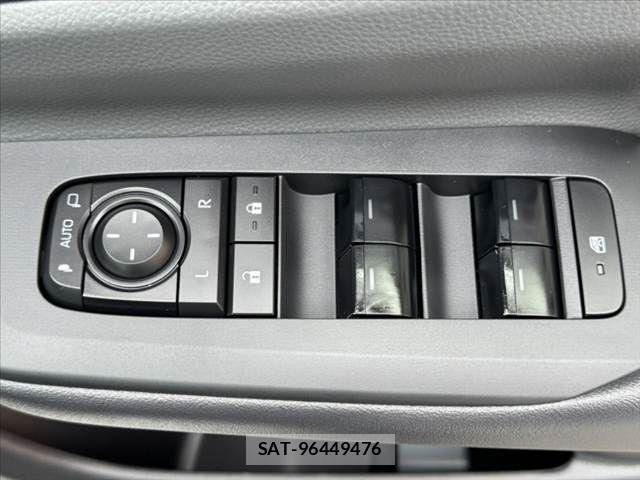 Toyota PRIUS 2025-07 8881596-28