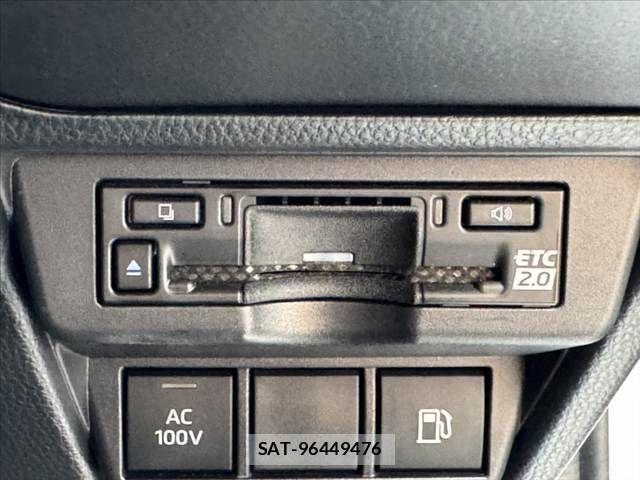 Toyota PRIUS 2025-07 8881596-5