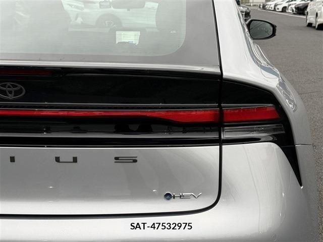 Toyota PRIUS 2024-01 8881597-11