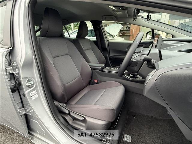 Toyota PRIUS 2024-01 8881597-13