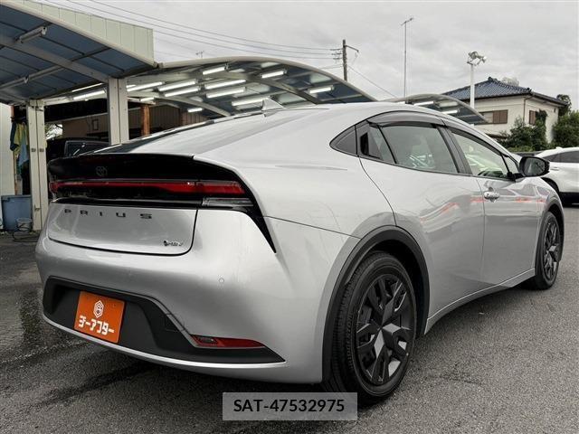 Toyota PRIUS 2024-01 8881597-20