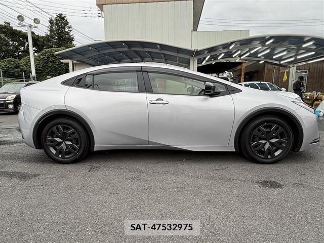Toyota PRIUS 2024-01 8881597-7