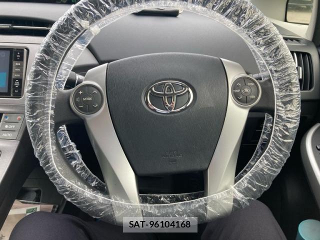Toyota PRIUS 2012-02 8881670-16