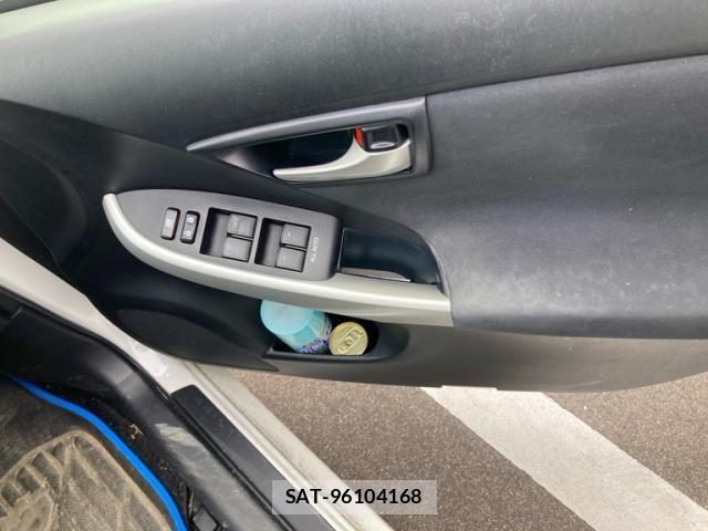 Toyota PRIUS 2012-02 8881670-23