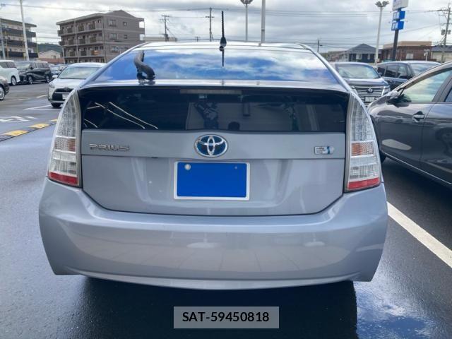 Toyota PRIUS 2009-06 8881674-3