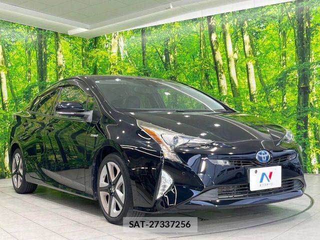 Toyota PRIUS 2016-11 8881611-15