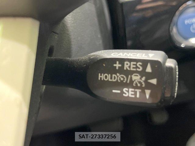 Toyota PRIUS 2016-11 8881611-5