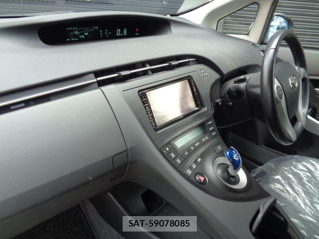 Toyota PRIUS 2009-12 8881656-22