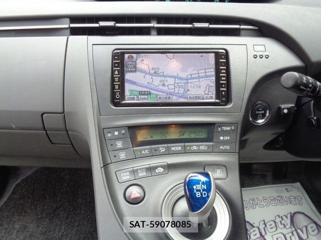 Toyota PRIUS 2009-12 8881656-23