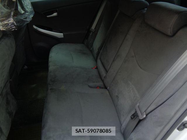 Toyota PRIUS 2009-12 8881656-29