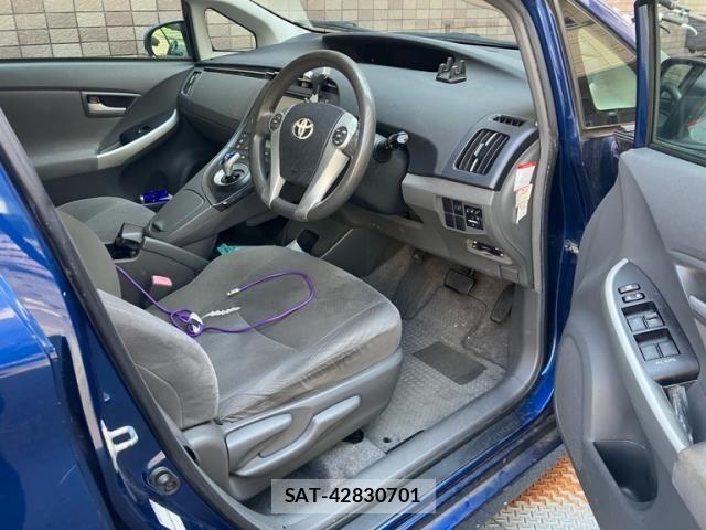 Toyota PRIUS 2009-11 8881671-9